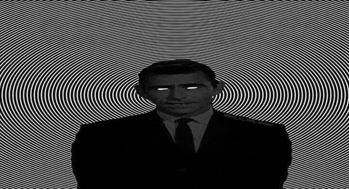 مخلوق .. رجل مريب